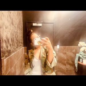 Meet your Posher, Dana